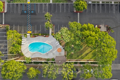 Vagabond Inn Oxnard image 1